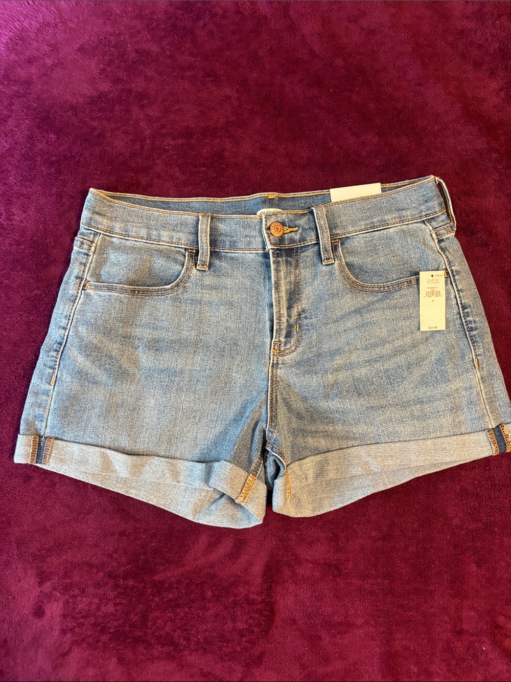 Old Navy Women’s Light Blue Denim Roll-Cuff Shorts